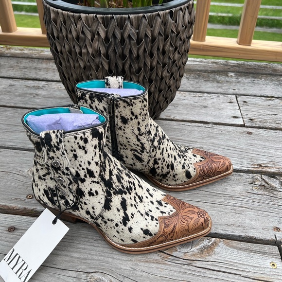 💯Hand Tooled Leather Genuine Cowhide Women Bootie Boot Boho Western Shoe Rodeo - Picture 15 of 16